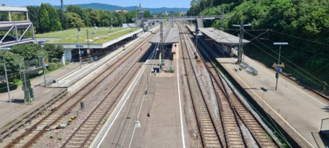 Bild der Bahnsteige im Bahnhof Backnang
